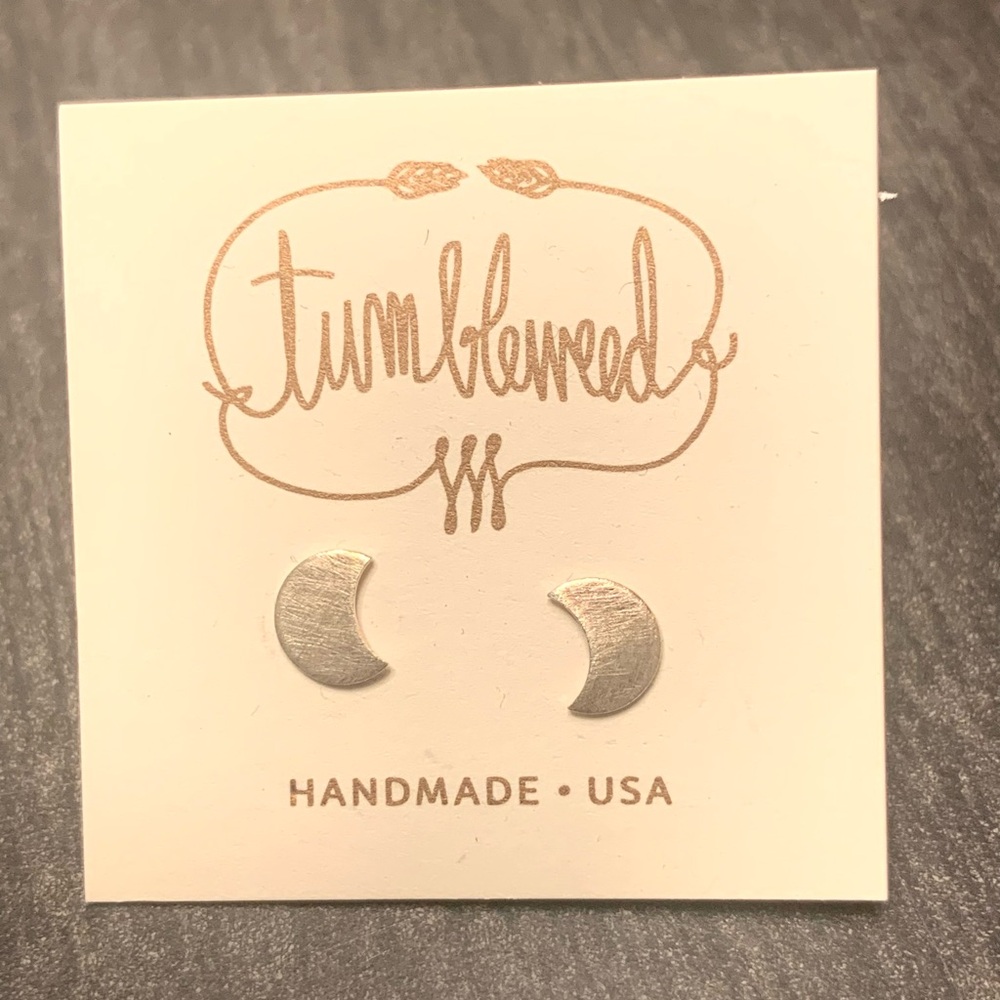 Brand new silver crescent moon earrings 🌙